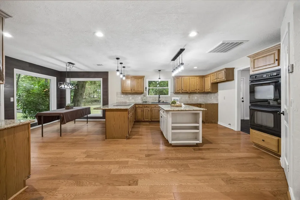 22911 Wren Lane Tomball, TX 77377