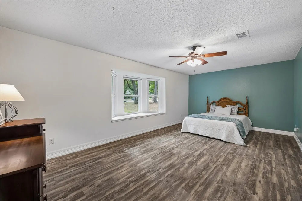 22911 Wren Lane Tomball, TX 77377