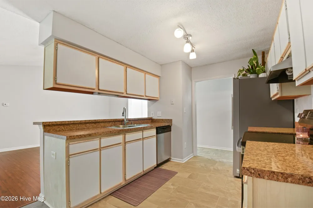 136 Charlton Road Hubert, NC 28539