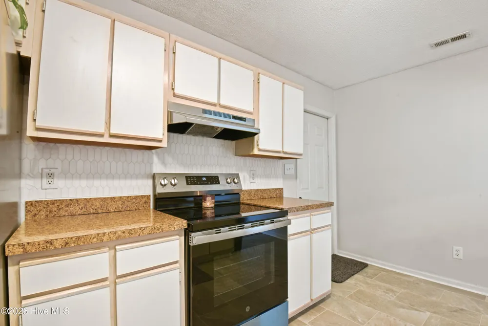 136 Charlton Road Hubert, NC 28539