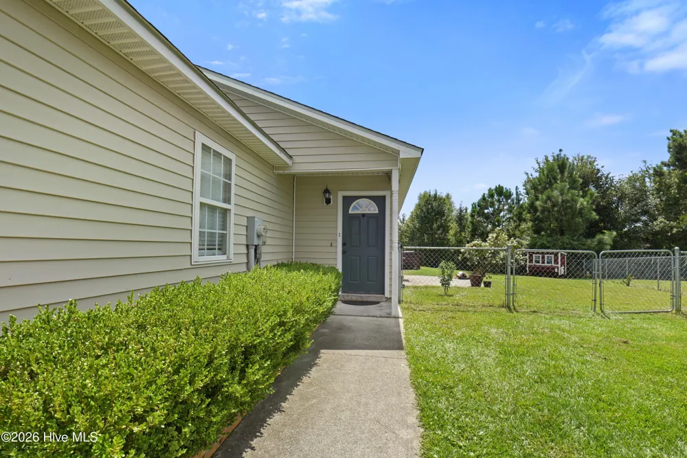 136 Charlton Road Hubert, NC 28539