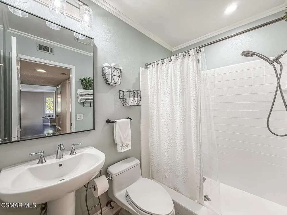 3262 Futura Thousand Oaks, CA 91362