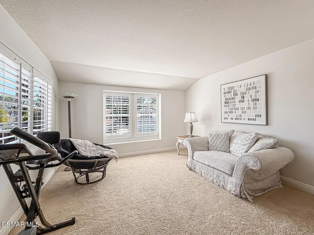 3262 Futura Thousand Oaks, CA 91362