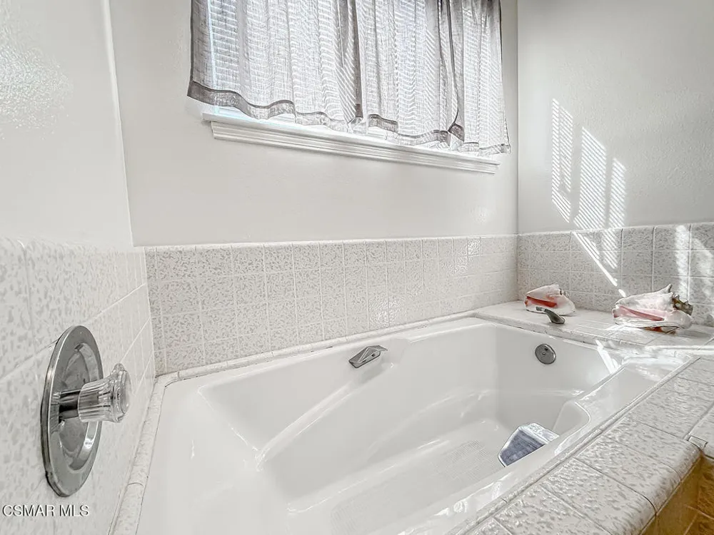 3262 Futura Thousand Oaks, CA 91362
