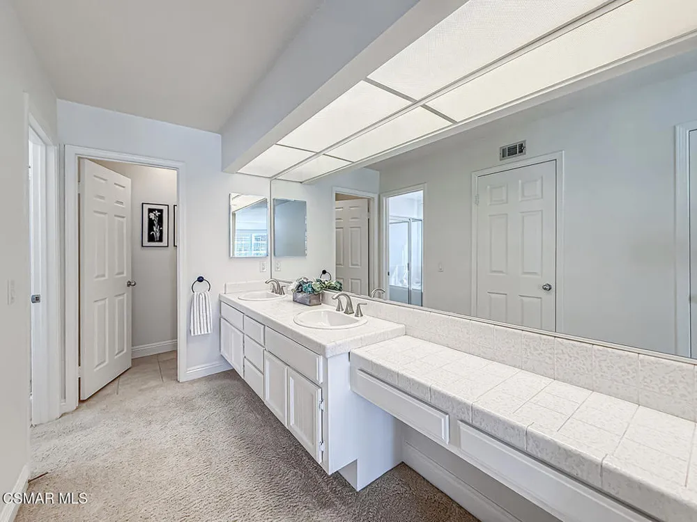 3262 Futura Thousand Oaks, CA 91362