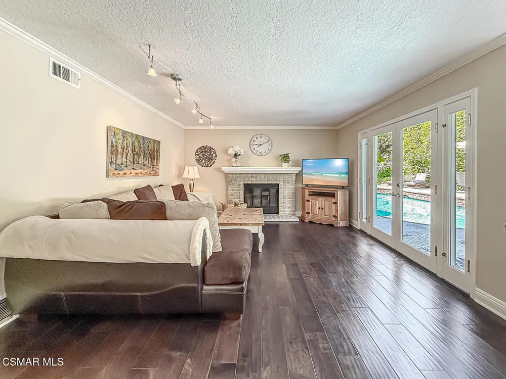 3262 Futura Thousand Oaks, CA 91362