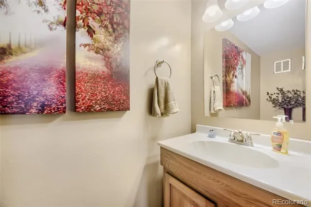 2446 S Vaughn Way #C Aurora, CO 80014