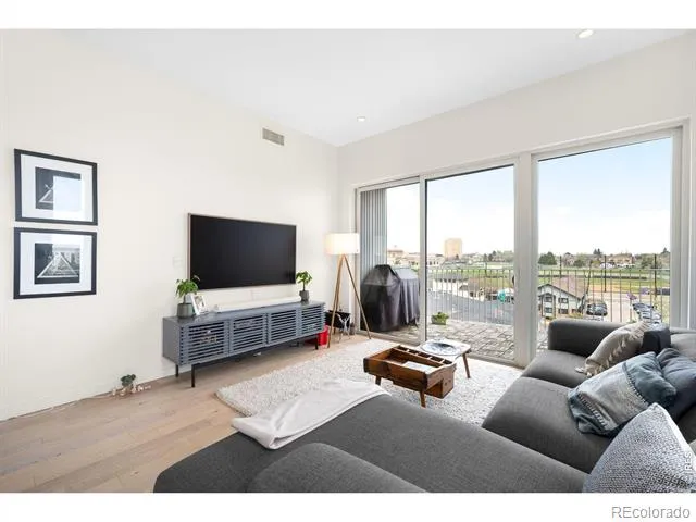 2752 Clay Street #404 Denver, CO 80211