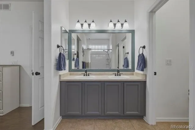24669 E Wyoming Circle Aurora, CO 80018