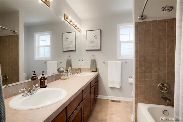 6659 Esperanza Drive Castle Pines, CO 80108