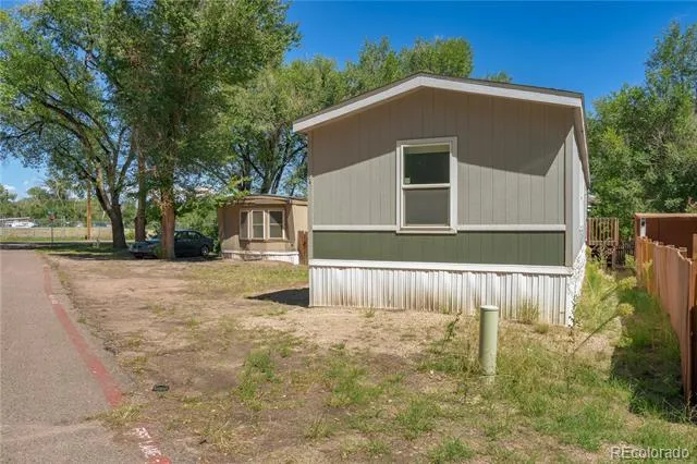800 Santa Fe Fountain, CO 80817