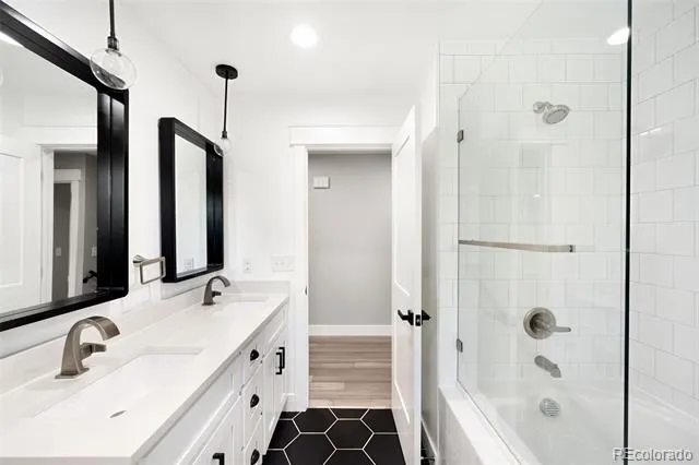 4015 S Olive Street Denver, CO 80237