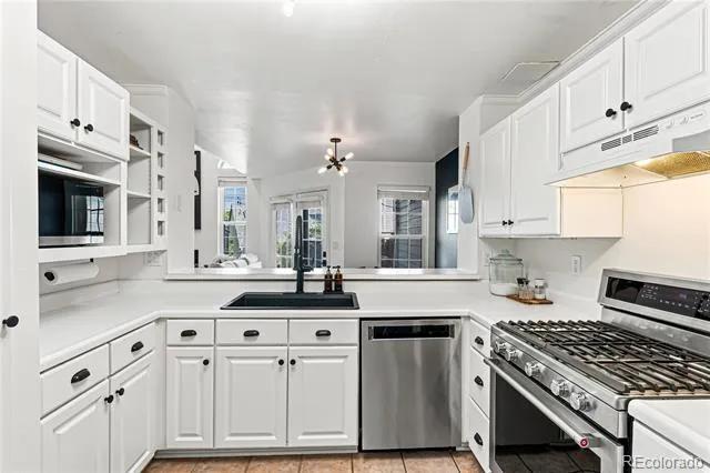6883 S Dover Way Littleton, CO 80128