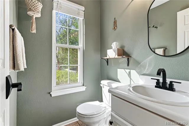 6883 S Dover Way Littleton, CO 80128