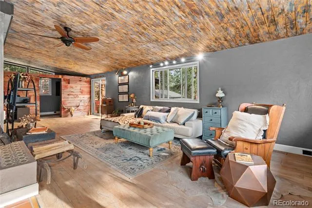 22937 Pawnee Road Indian Hills, CO 80454