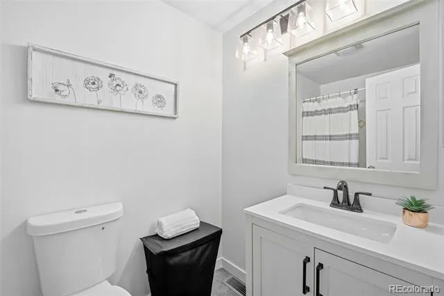 7724 S Hoyt Street Littleton, CO 80128