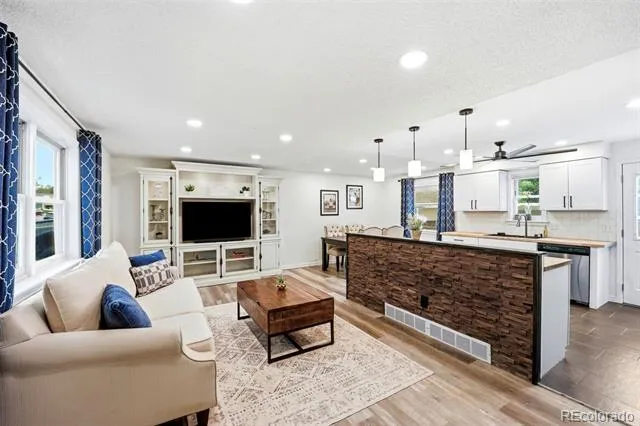 7724 S Hoyt Street Littleton, CO 80128