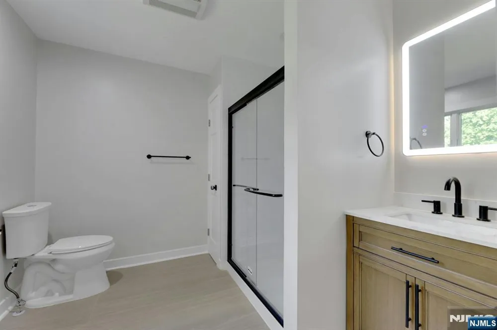 405 Terhune Avenue Paramus, NJ 07652