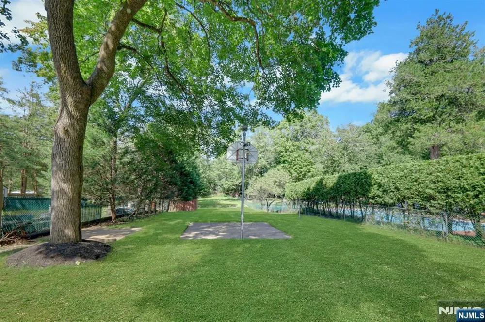405 Terhune Avenue Paramus, NJ 07652