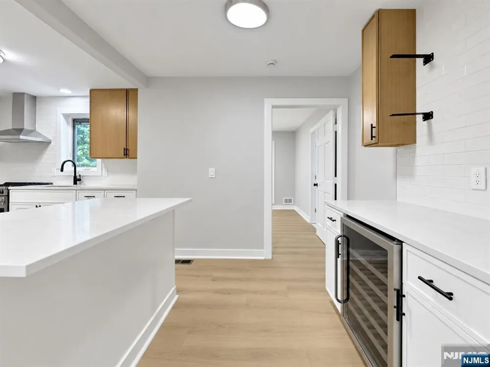 405 Terhune Avenue Paramus, NJ 07652