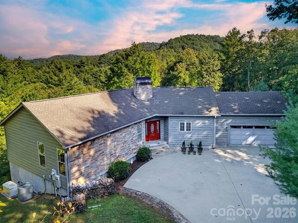 1228 Ugugu Drive Brevard, NC 28712