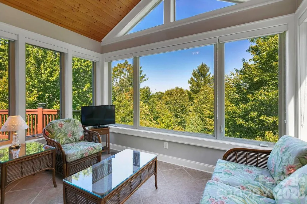 1228 Ugugu Drive Brevard, NC 28712