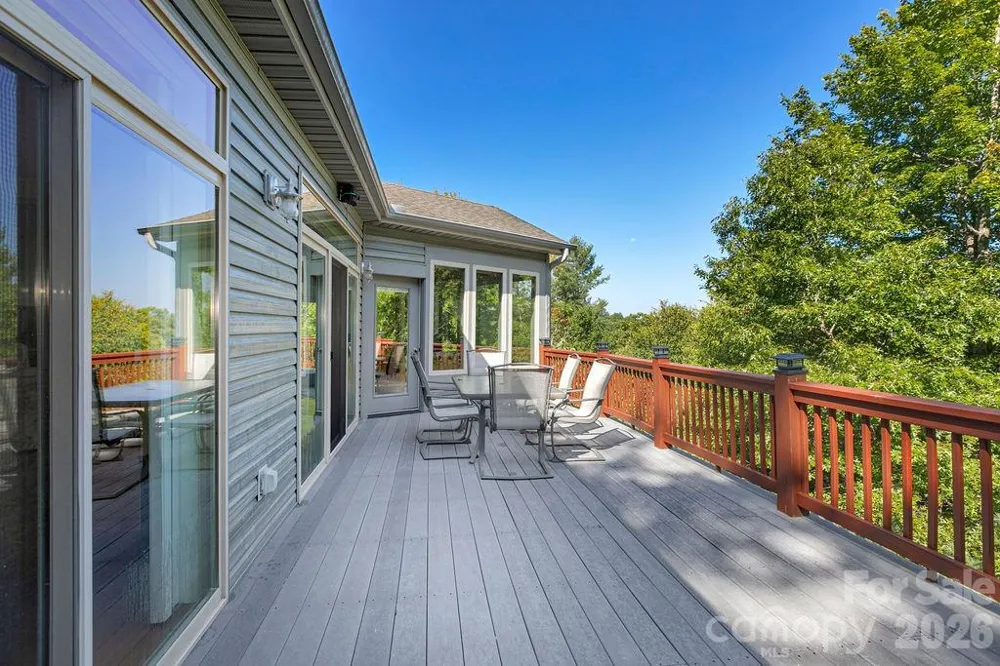 1228 Ugugu Drive Brevard, NC 28712