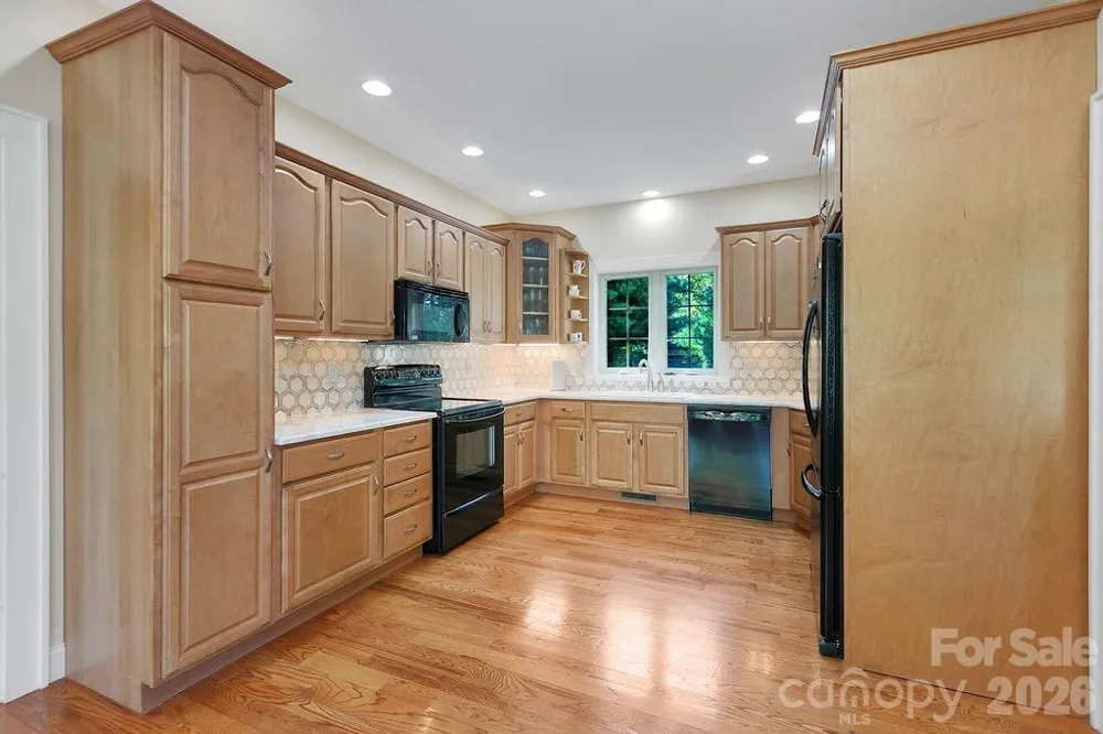 1228 Ugugu Drive Brevard, NC 28712