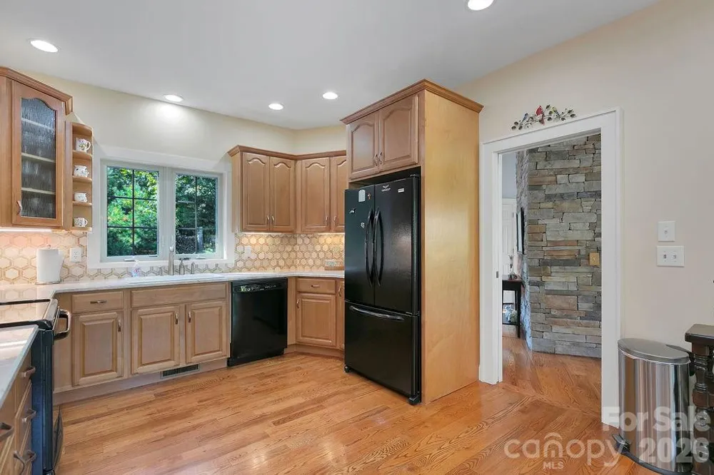 1228 Ugugu Drive Brevard, NC 28712