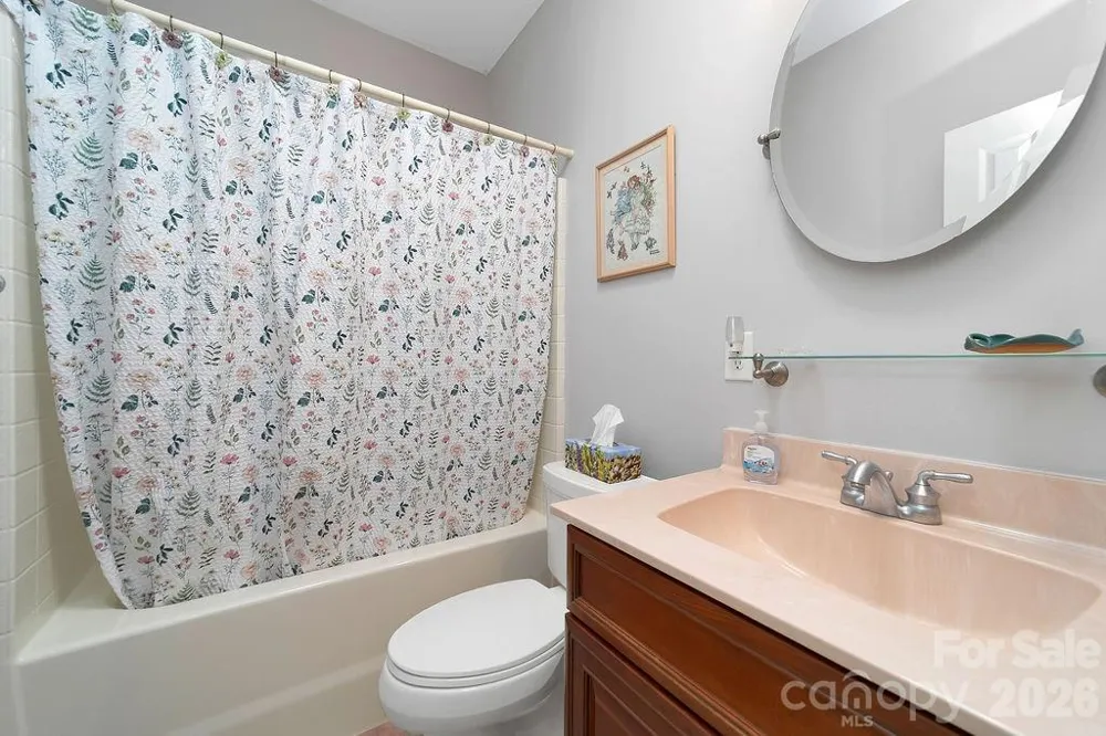 1228 Ugugu Drive Brevard, NC 28712