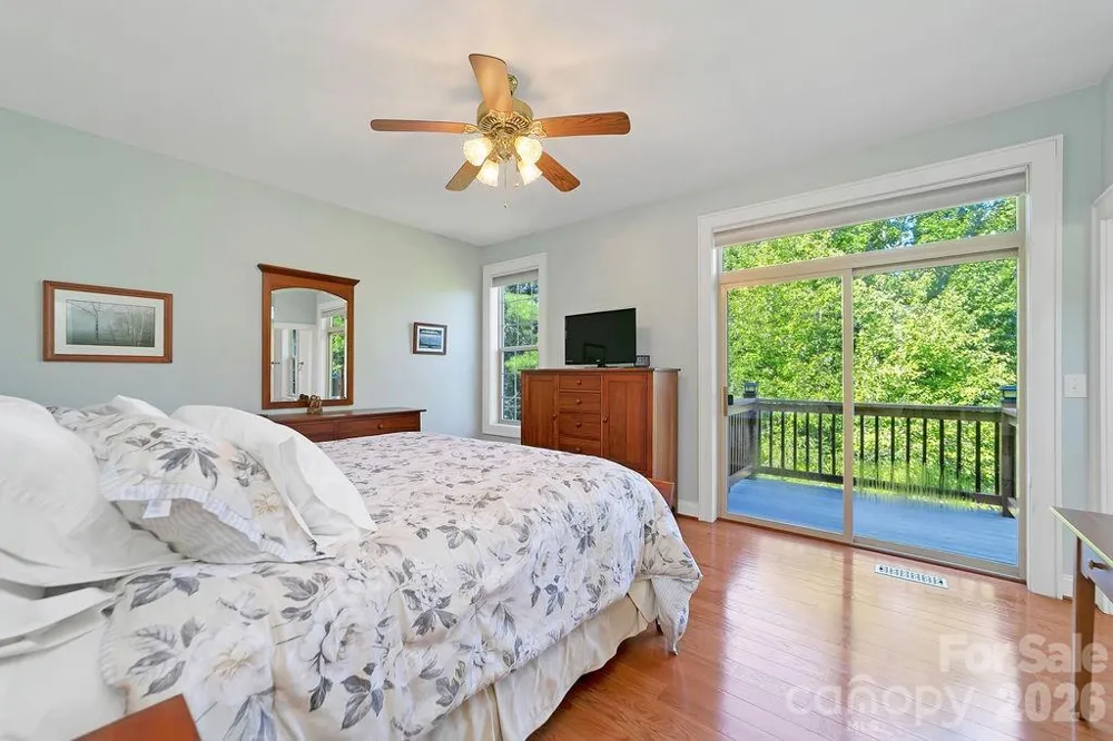 1228 Ugugu Drive Brevard, NC 28712