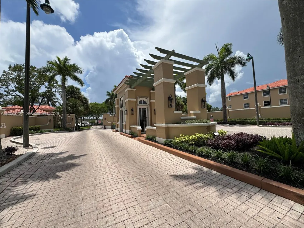 6720 NW 114th Ave #804 Doral, FL 33178
