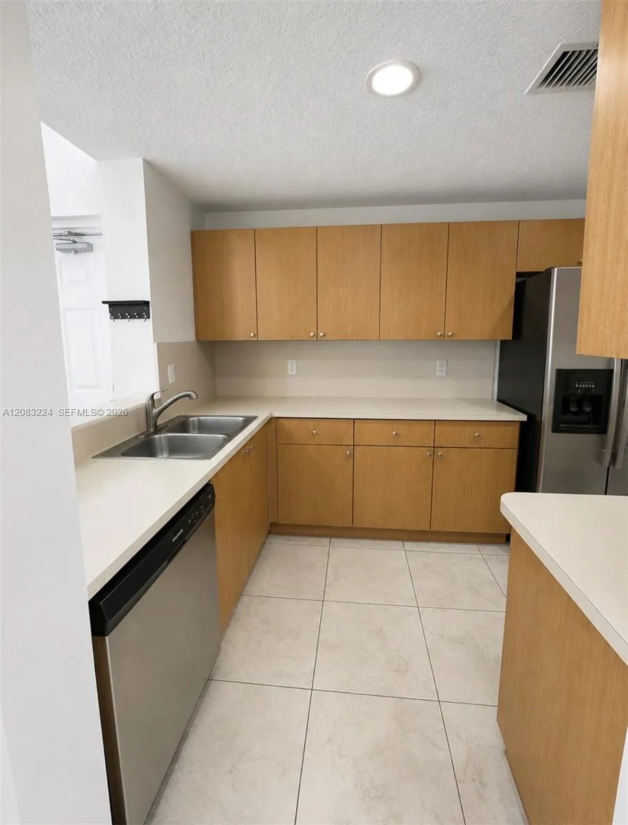 6720 NW 114th Ave #804 Doral, FL 33178