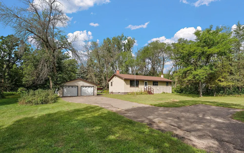 28564 Zurich Street NE North Branch, MN 55056