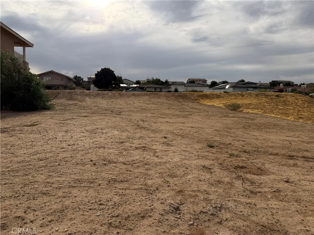 13135 Autumn Leaves Victorville, CA 92395