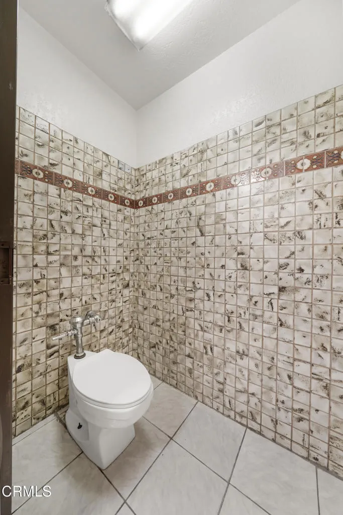 1301 E Main Street Santa Paula, CA 93060