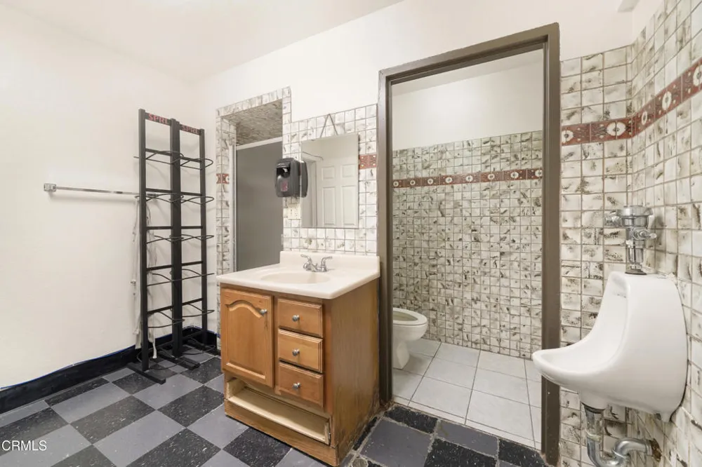 1301 E Main Street Santa Paula, CA 93060