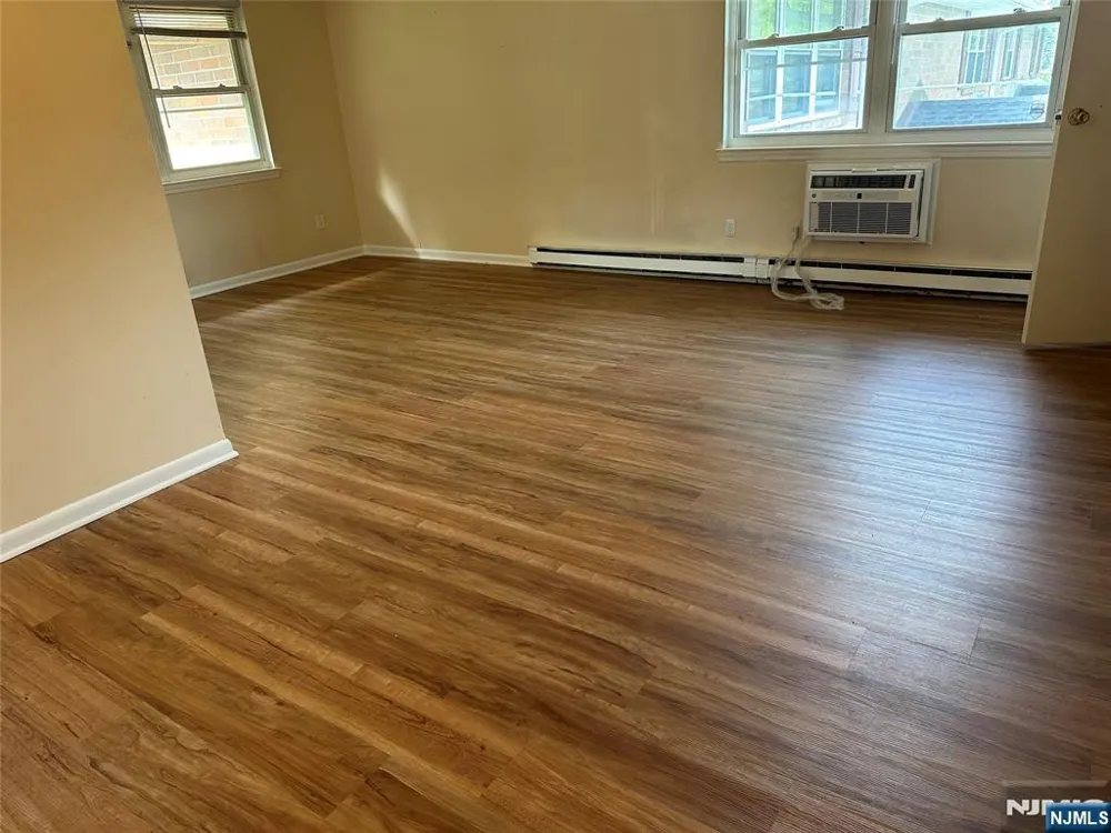 147 N Maple Avenue 3148 Park Ridge, NJ 07656