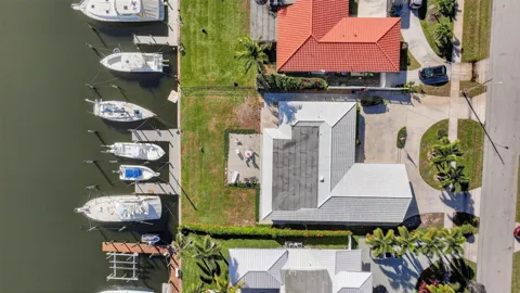 752 Lagoon Drive