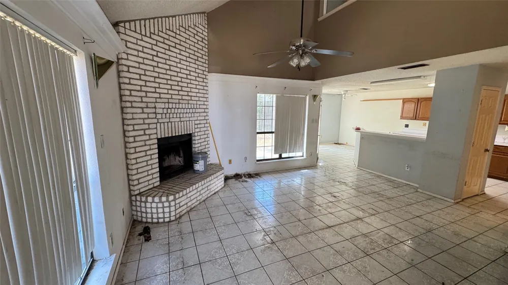 2355 Woodvine Court Grand Prairie, TX 75052