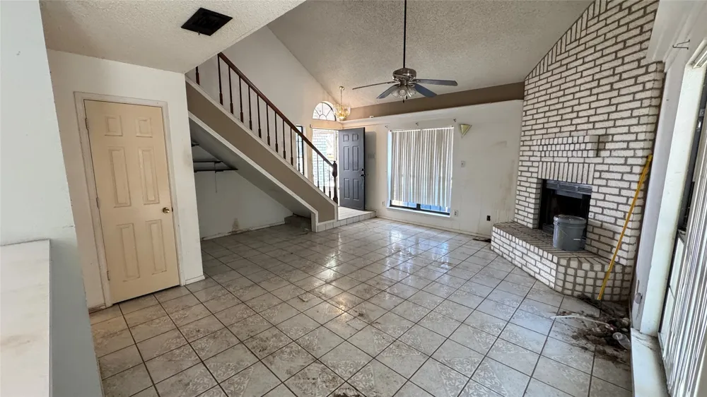 2355 Woodvine Court Grand Prairie, TX 75052