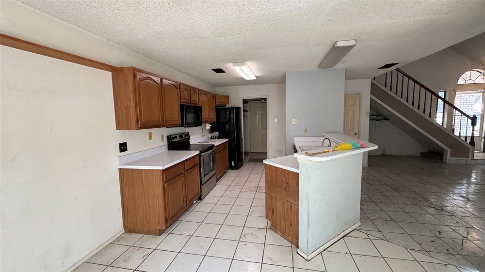 2355 Woodvine Court Grand Prairie, TX 75052