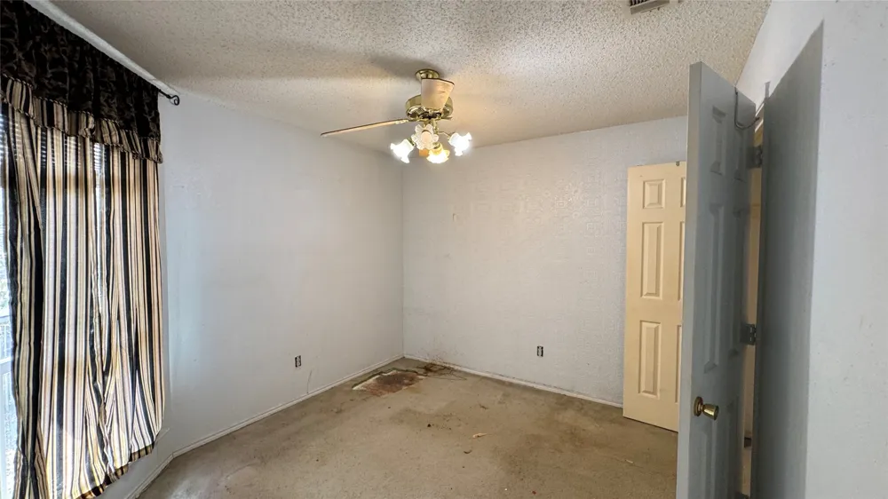 2355 Woodvine Court Grand Prairie, TX 75052