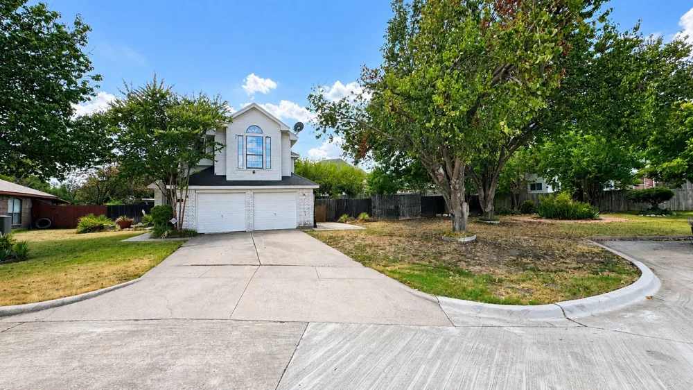 2355 Woodvine Court Grand Prairie, TX 75052