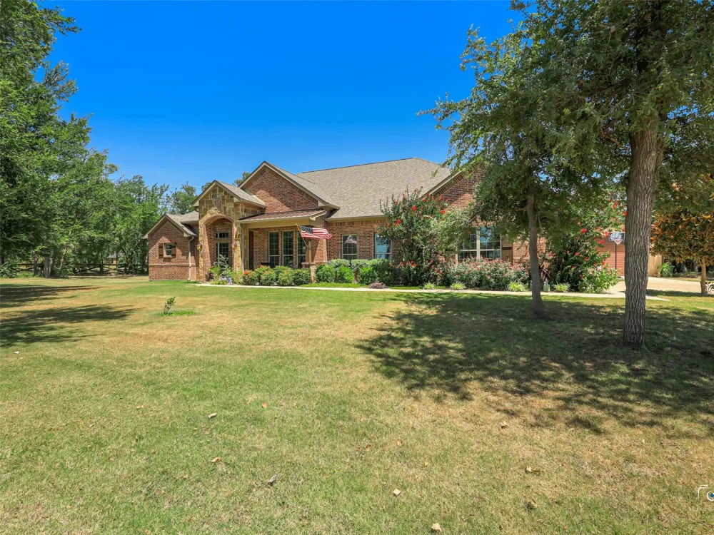 101 Sandlin Court Springtown, TX 76082