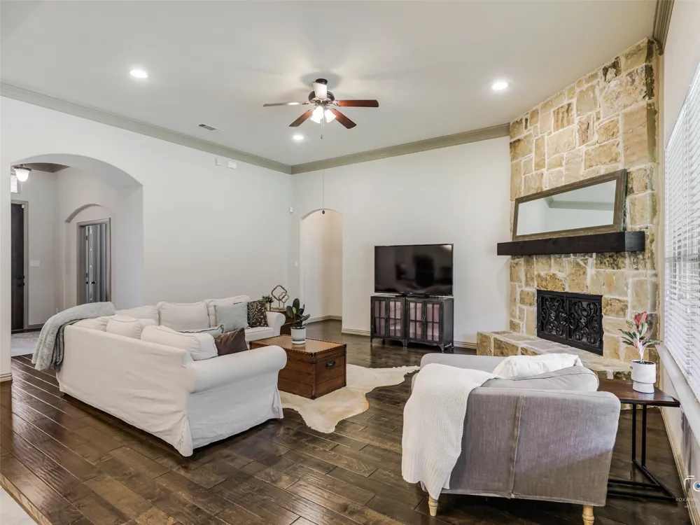 101 Sandlin Court Springtown, TX 76082