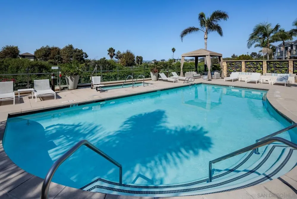 2351 Ocean St Carlsbad, CA 92008