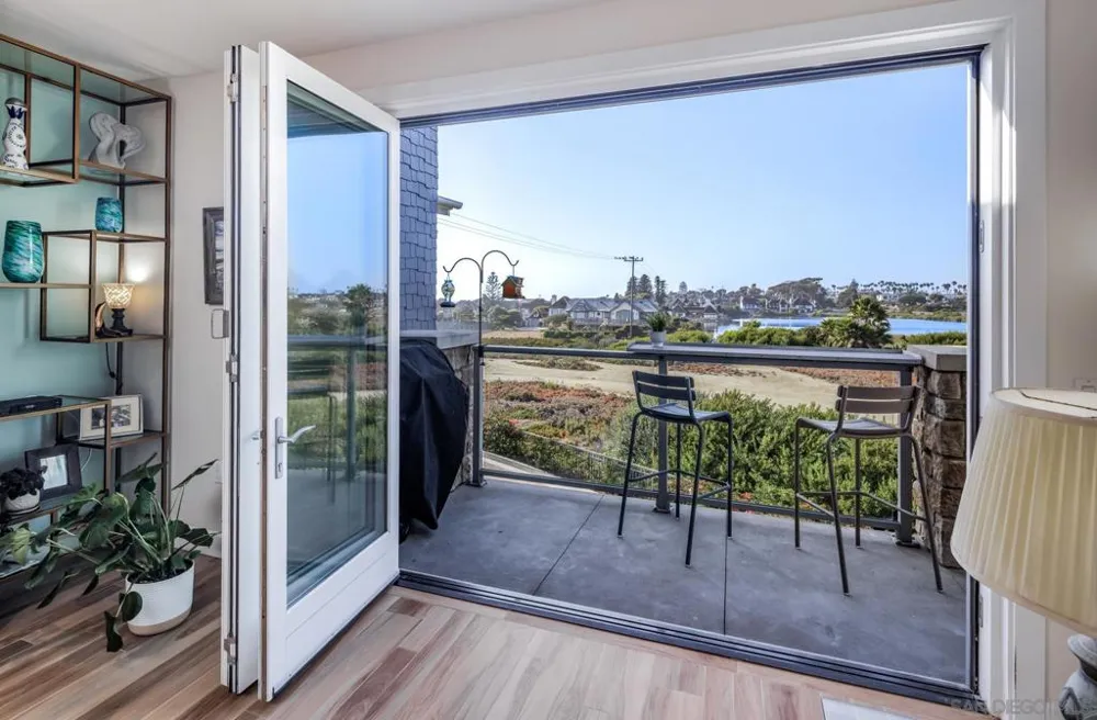 2351 Ocean St Carlsbad, CA 92008