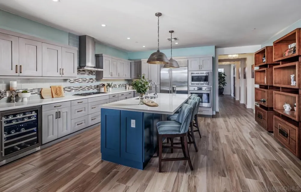 2351 Ocean St Carlsbad, CA 92008