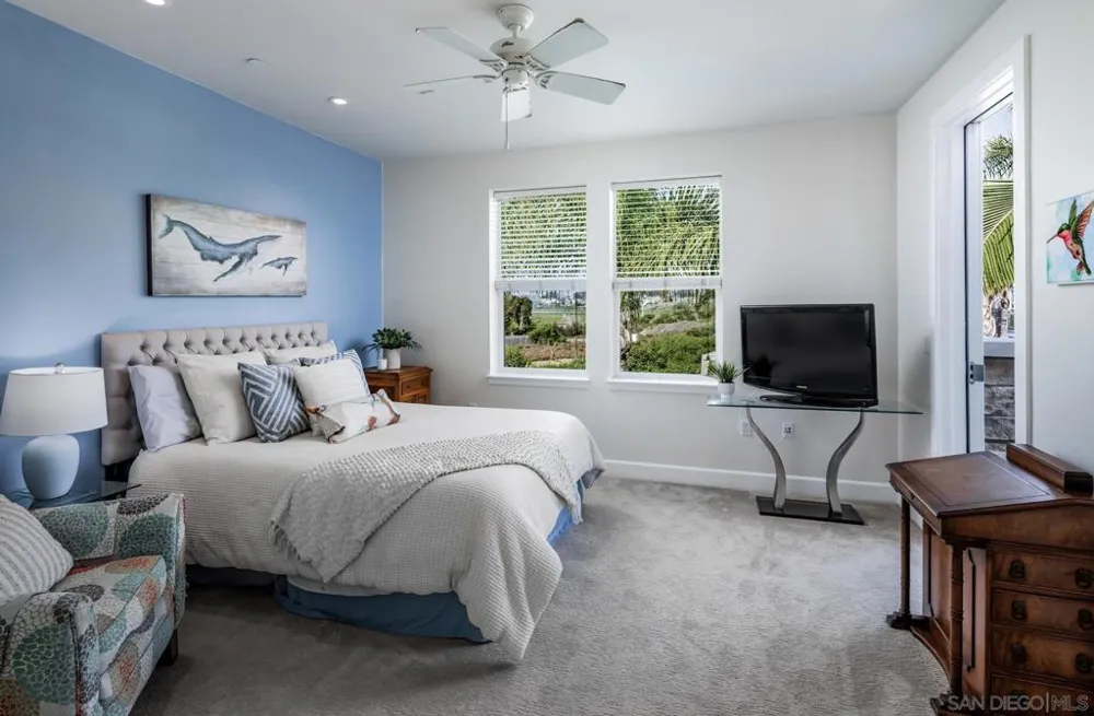 2351 Ocean St Carlsbad, CA 92008